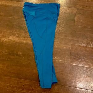Calia by Carrie Underwood cropped Leggings - Small